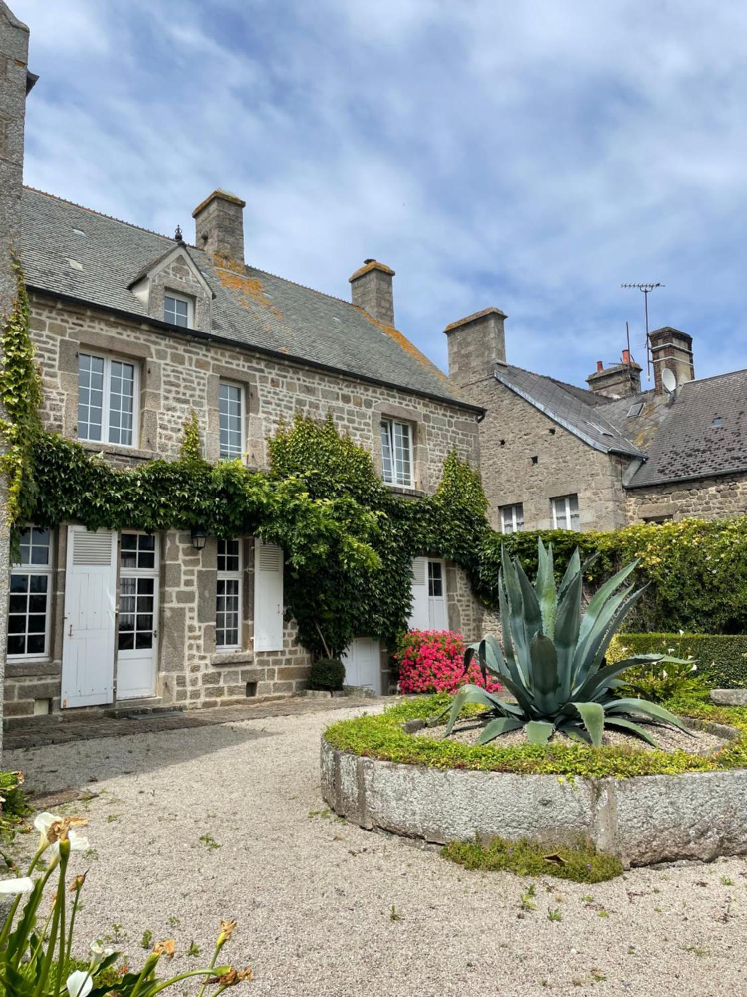 Le Conquerant - Chambres Meublees - Barfleur Luaran gambar