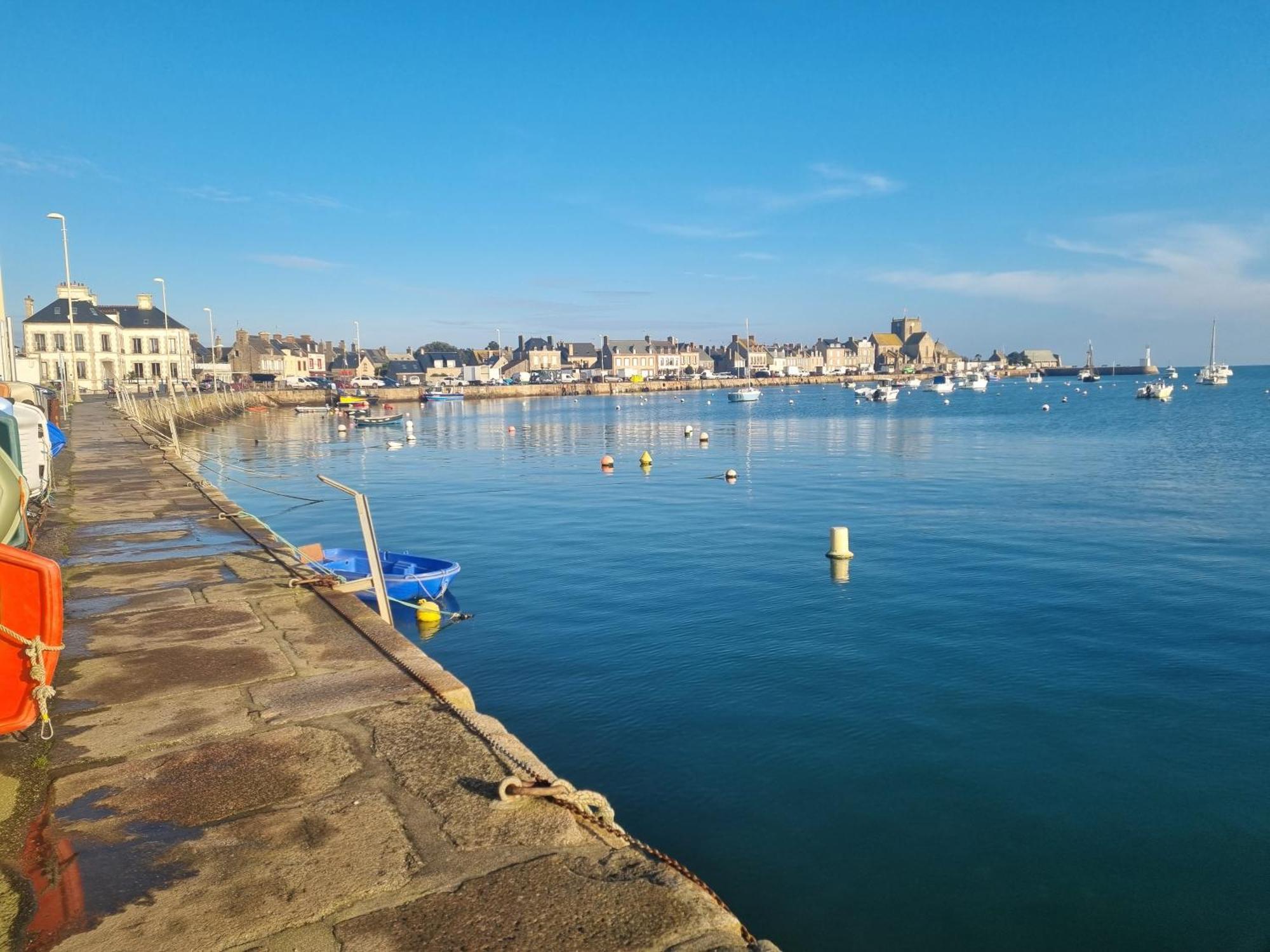 Le Conquerant - Chambres Meublees - Barfleur Luaran gambar